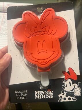 Disney Minnie Mouse Ice Pop Maker – Black with Red Accent